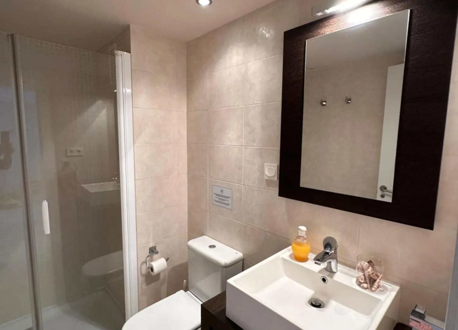 Apartamento Frente Al Mar Con Parking Privado Torrox España