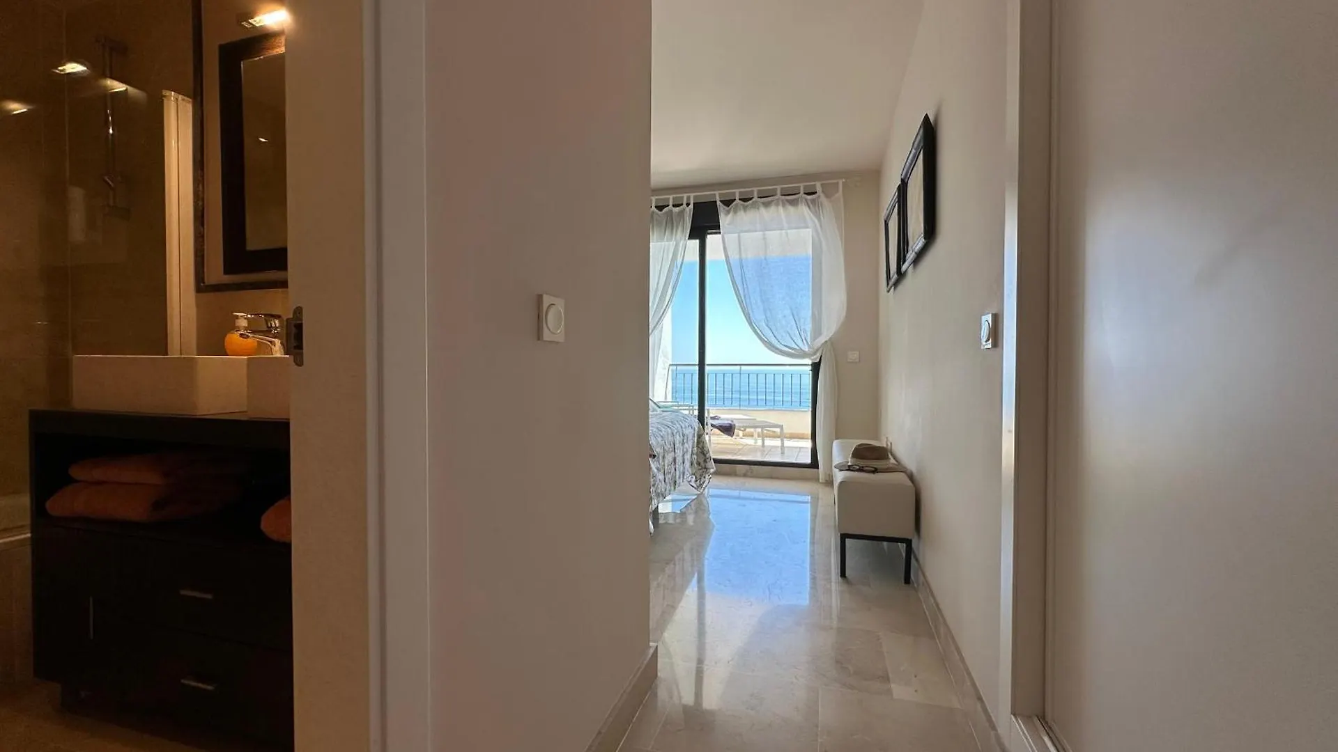 Apartamento Frente Al Mar Con Parking Privado Torrox